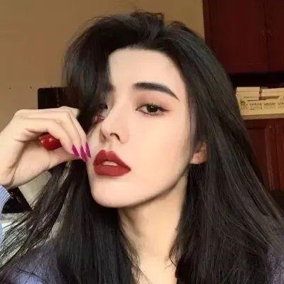 倒挂的爱丽丝